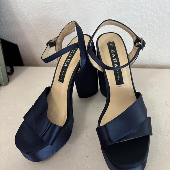 Zara Women's Navy Blue Platform Heels - Picture 1 of 7
